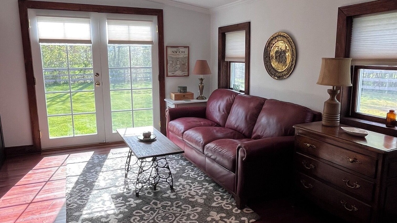 Photo of Livingroom in Southold