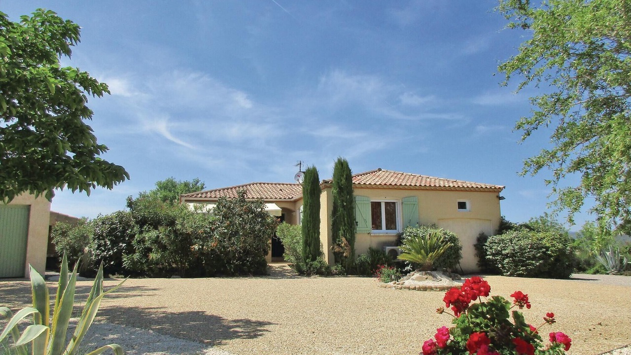 Photo of Others in Cruzy