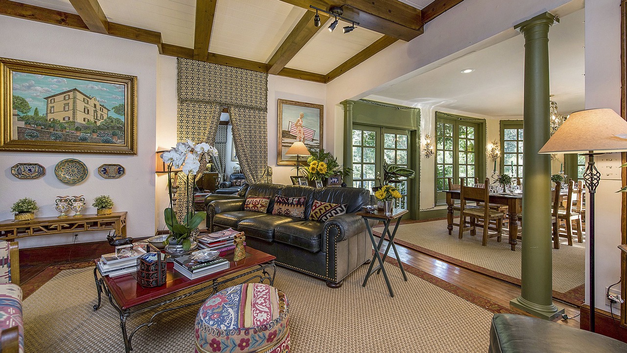 Photo of Livingroom in St. Helena