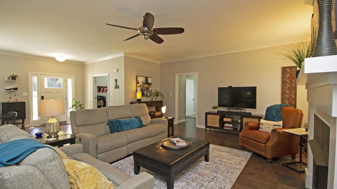 Photo of Livingroom in Peachtree City