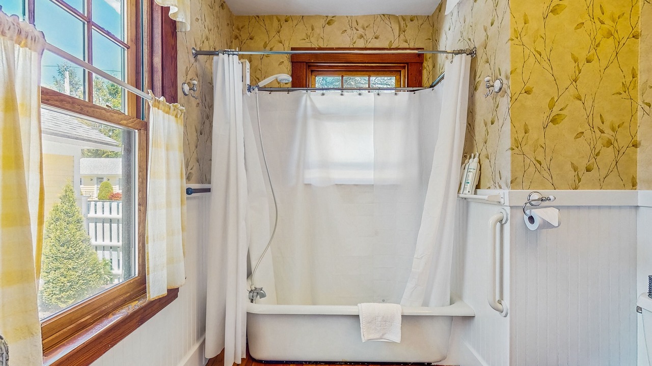 Photo of Bathroom in Ogunquit