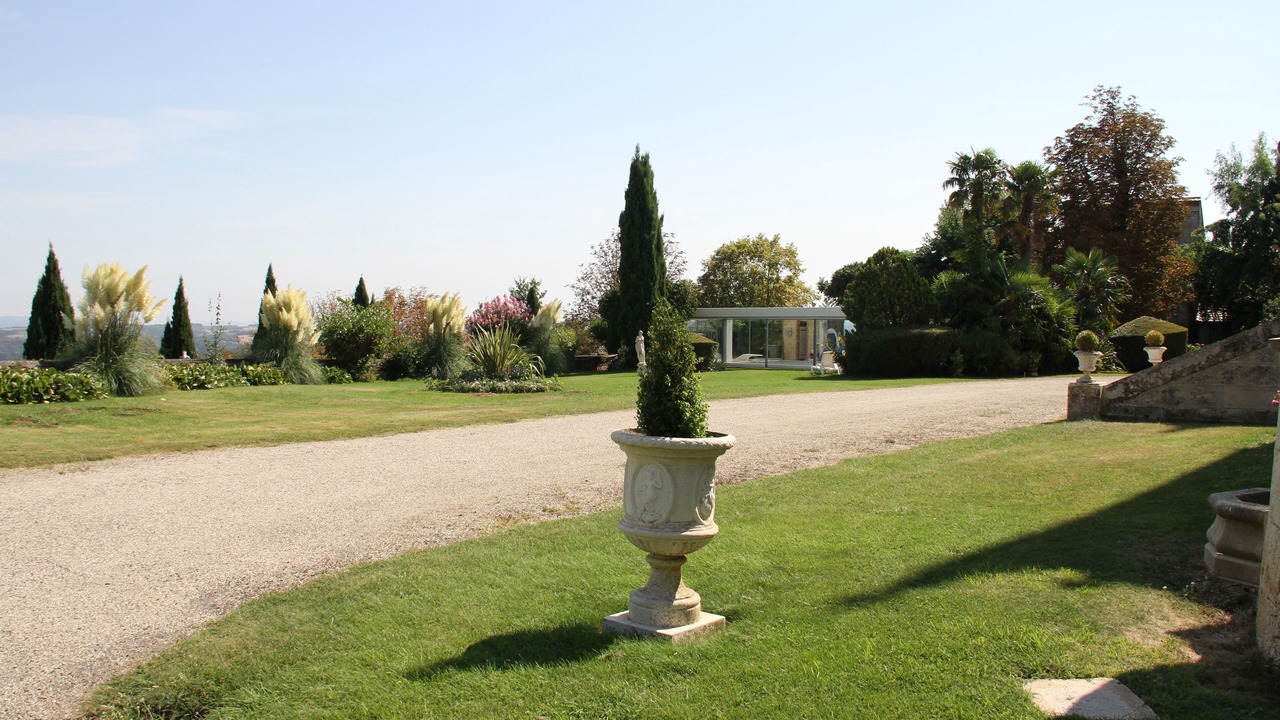 Photo of Outdoor in Leyritz-Moncassin