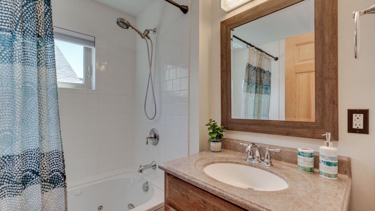 Photo of Bathroom in Gardiner