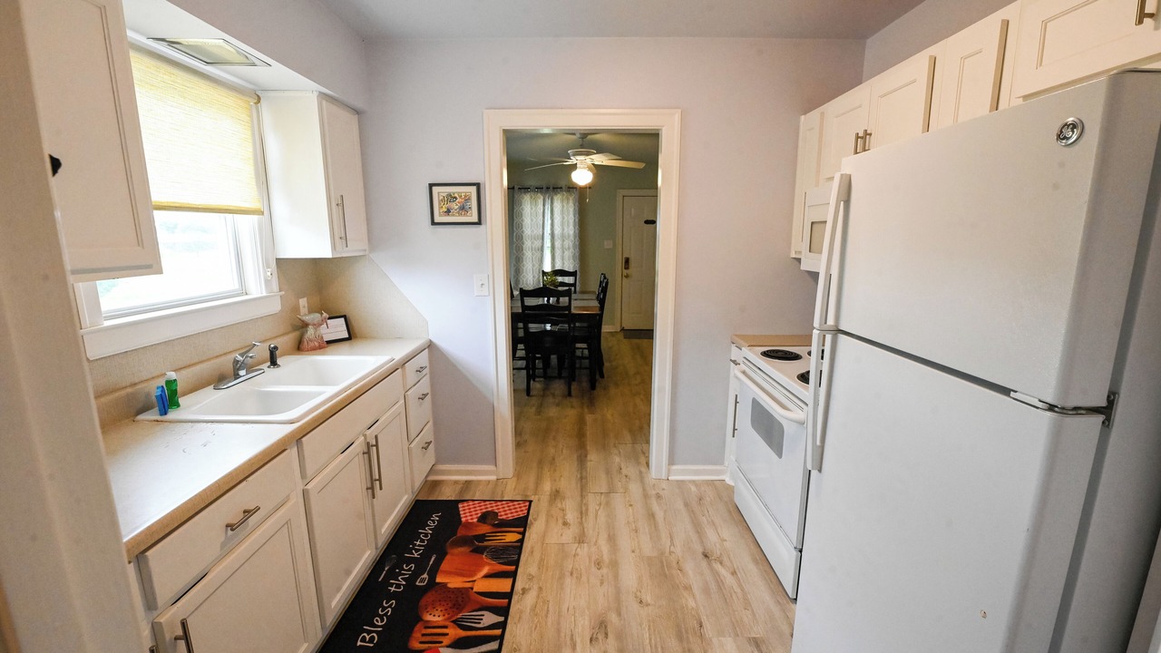 Photo of Kitchen in Buchanan Dam