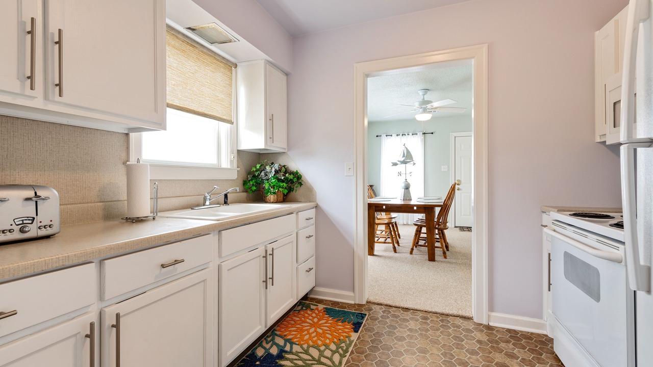Photo of Kitchen in Buchanan Dam