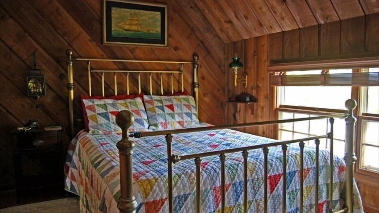 Photo of Bedroom in Summerland Key