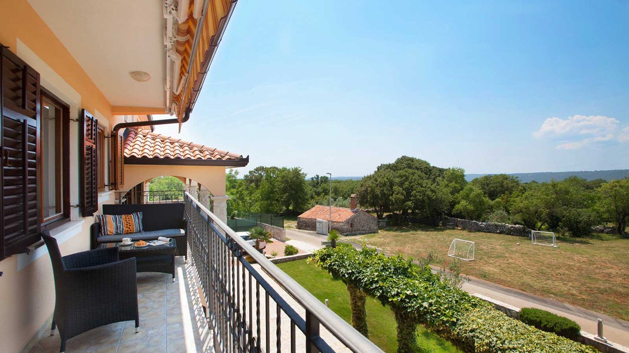 Photo of Patio Balcony in Brgod