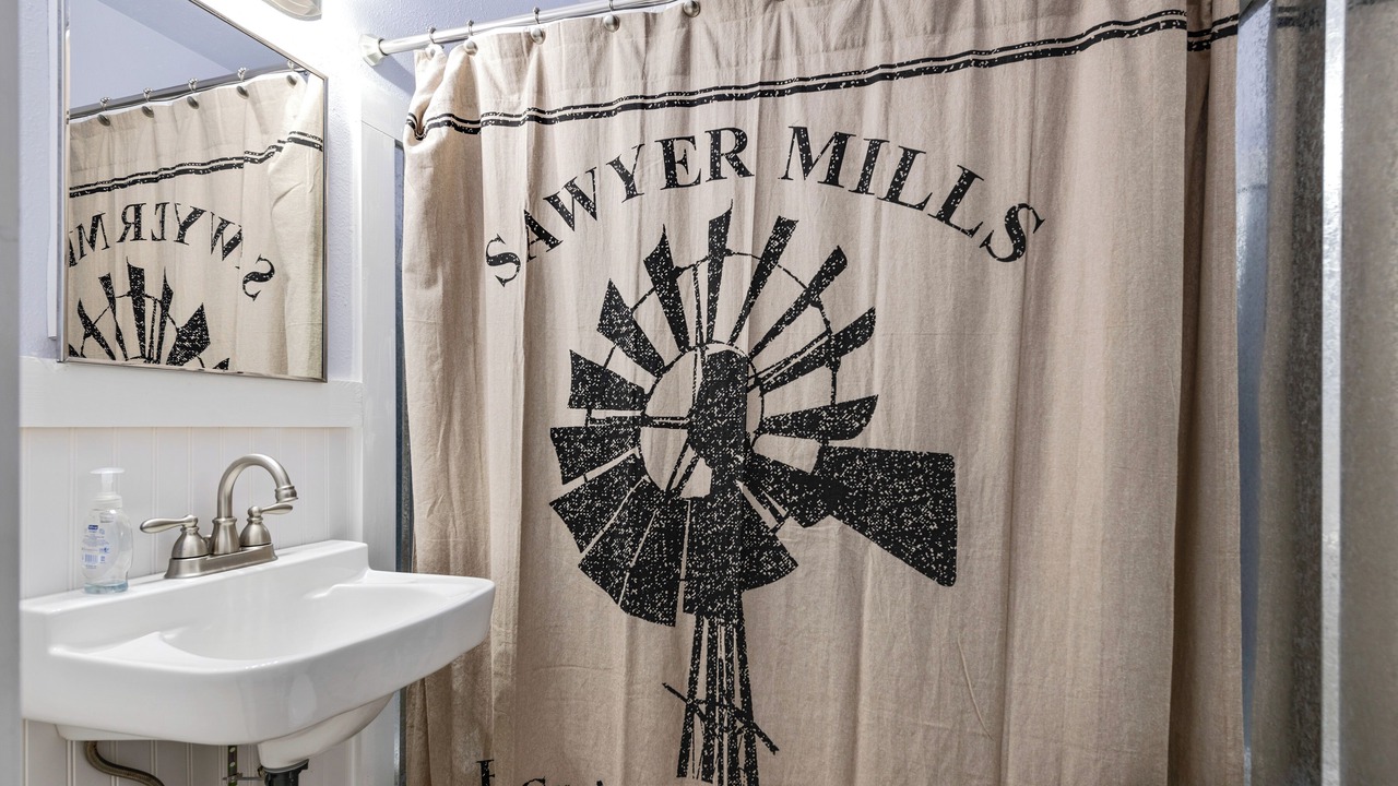 Photo of Bathroom in Buchanan Dam