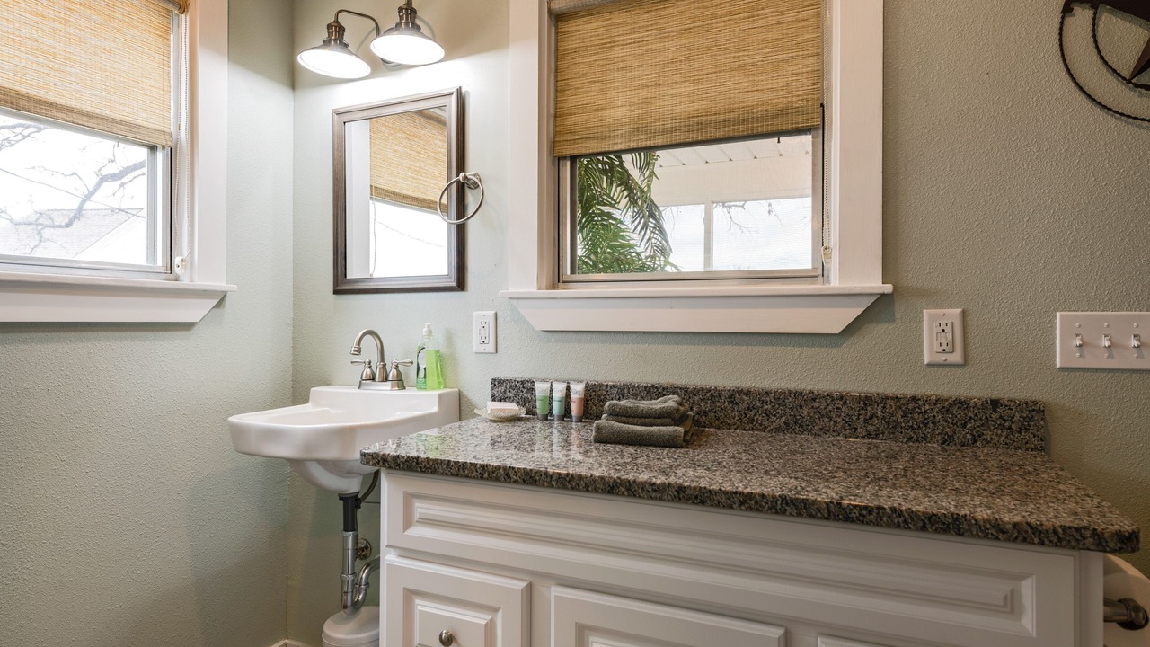 Photo of Bathroom in Buchanan Dam