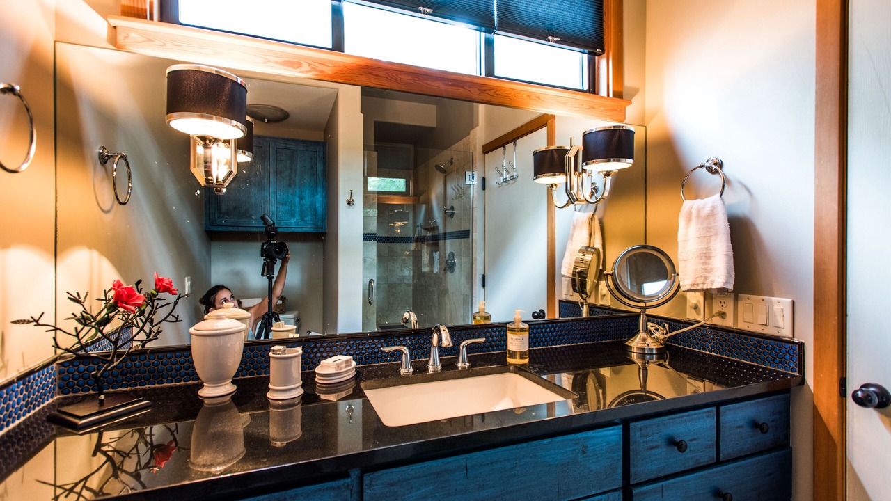 Photo of Bathroom in Greater South River City
