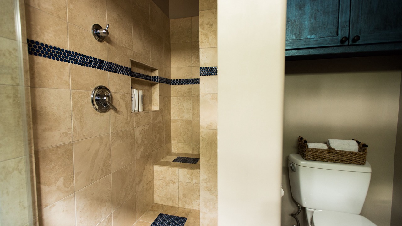 Photo of Bathroom in Greater South River City