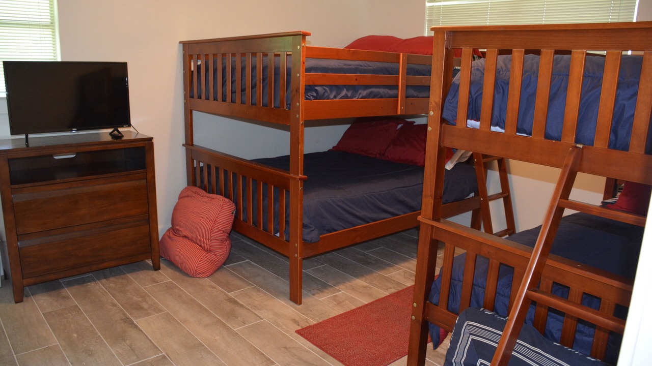 Photo of Bedroom in Tool