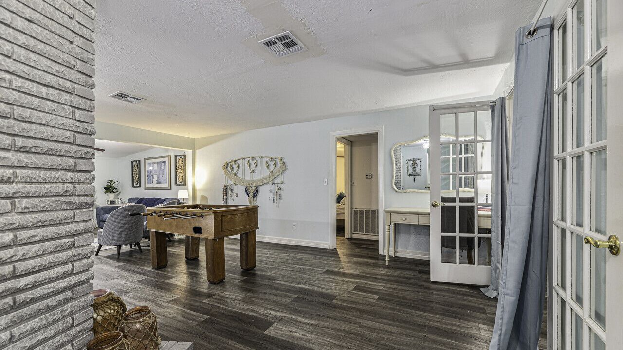 Photo of Livingroom in Clear Lake Shores