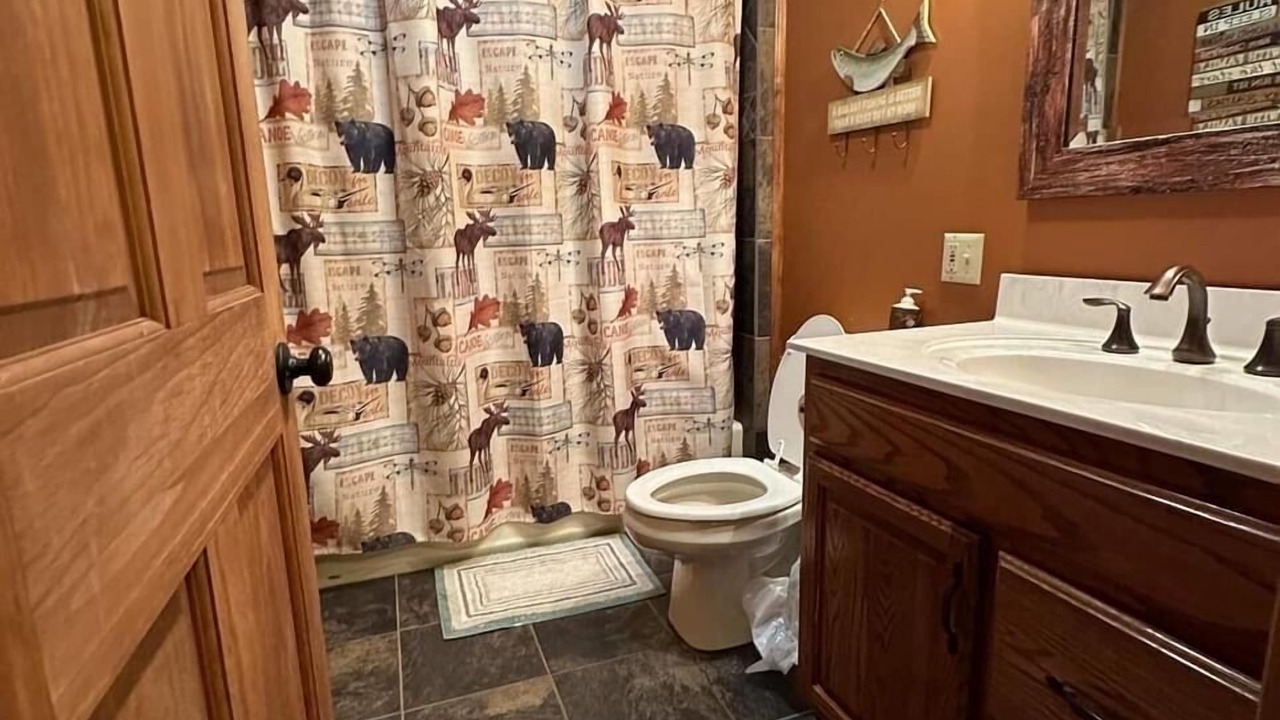 Photo of Bathroom in Byrdstown