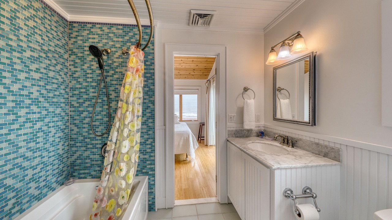 Photo of Bathroom in Ocean Bay Park