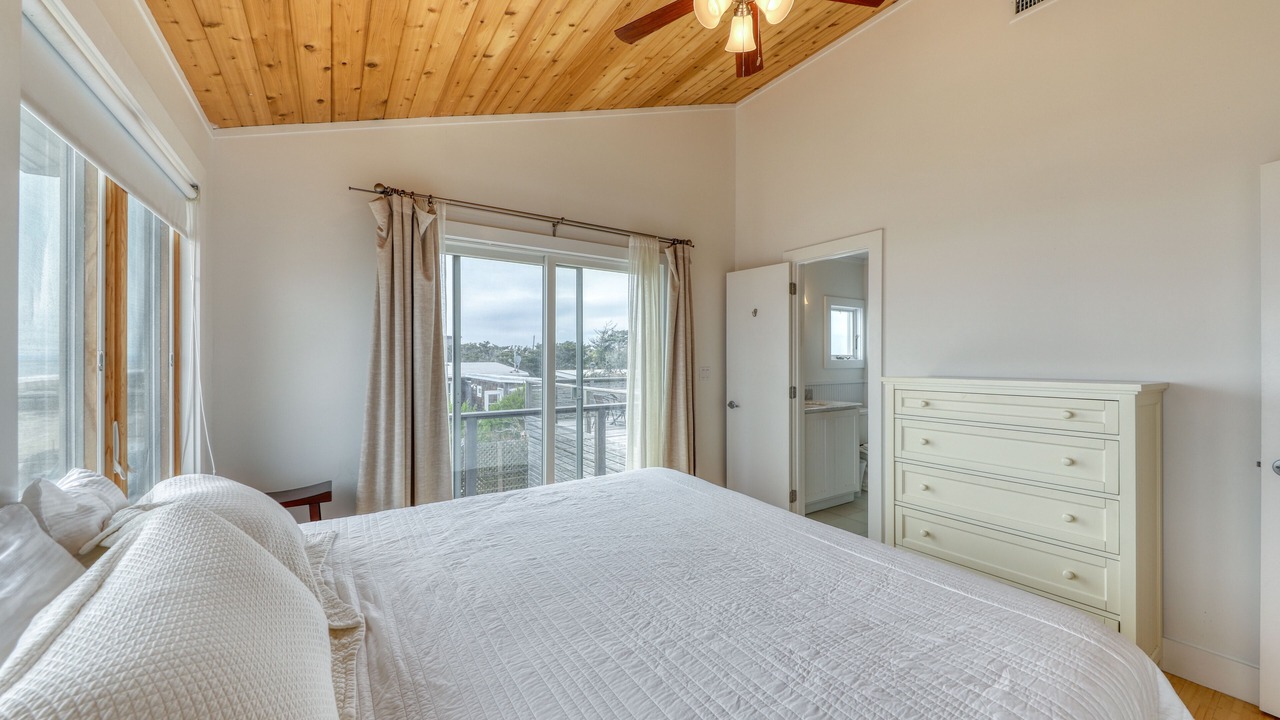 Photo of Bedroom in Ocean Bay Park