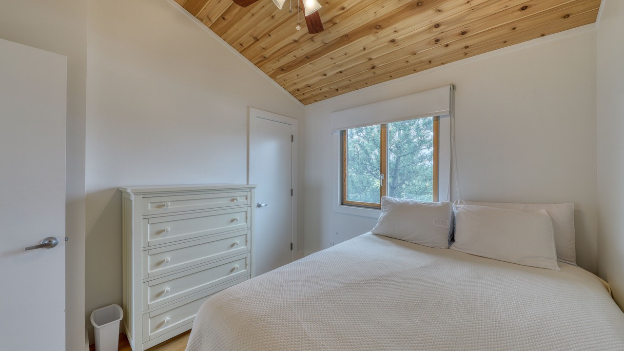 Photo of Bedroom in Ocean Bay Park