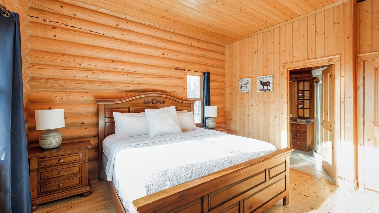 Photo of Bedroom in Fiddler Lake Resort