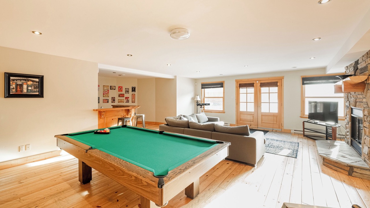 Photo of Livingroom in Fiddler Lake Resort
