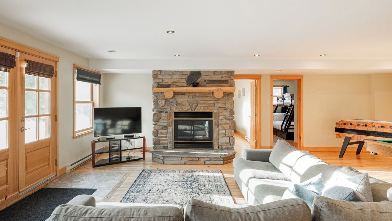 Photo of Livingroom in Fiddler Lake Resort