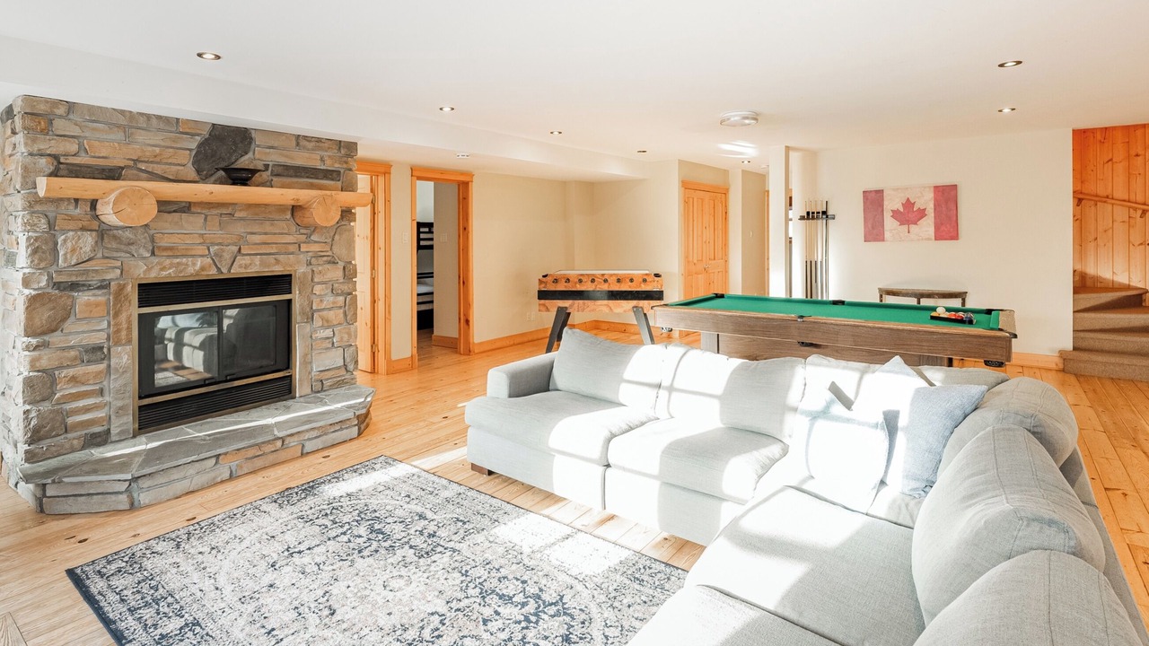 Photo of Livingroom in Fiddler Lake Resort