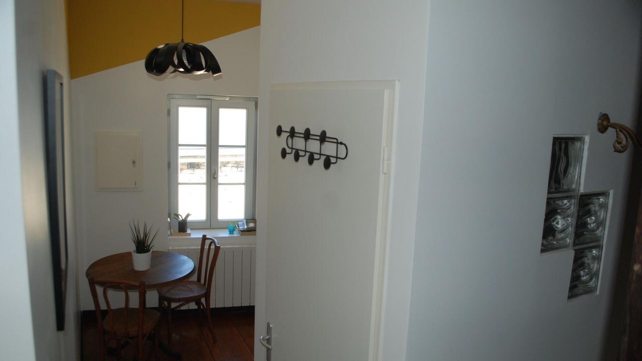 Photo of Bedroom in Beaune City Centre