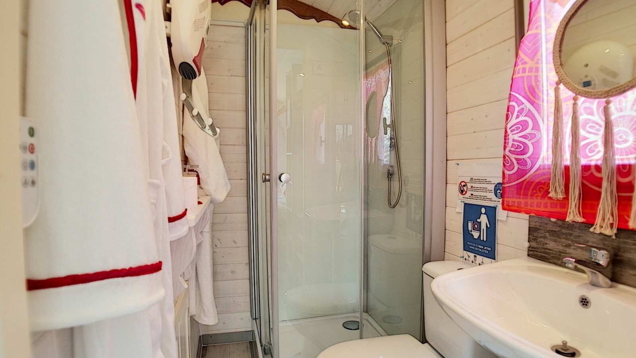 Photo of Bathroom in Tarascon