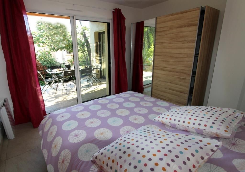 Photo of Bedroom in Montbazin