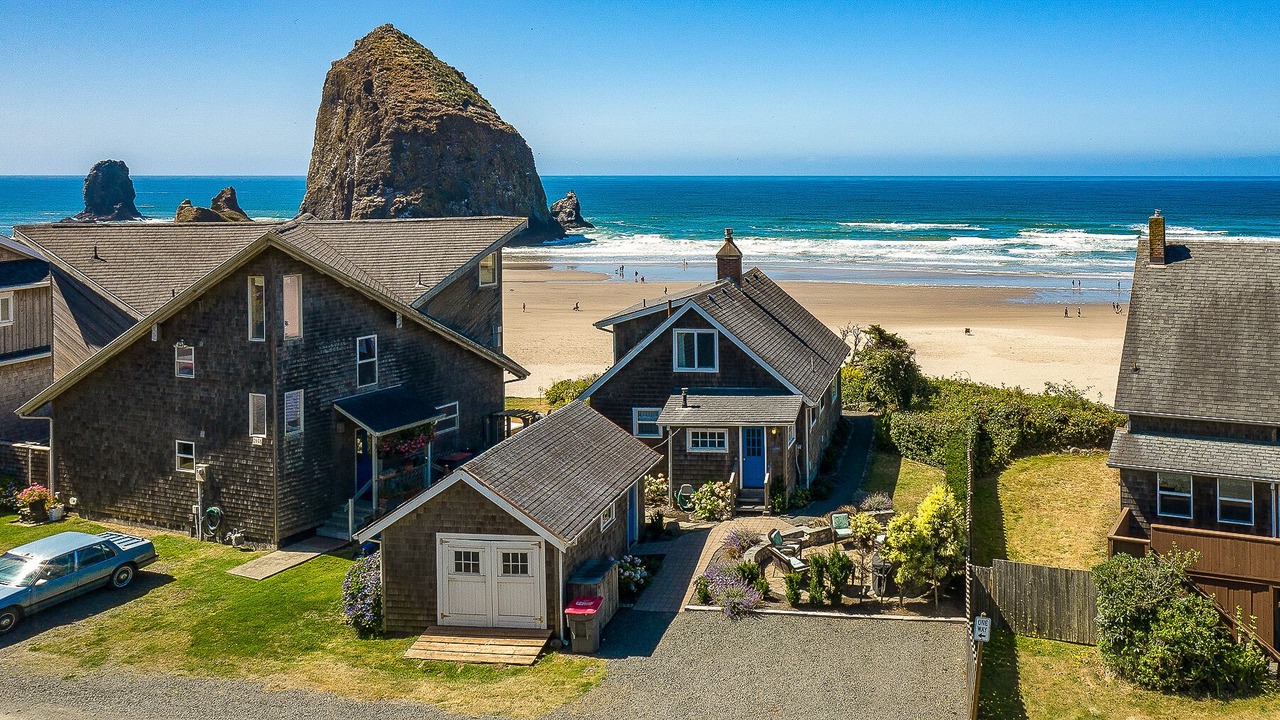 Photo of Others in Downtown Cannon Beach