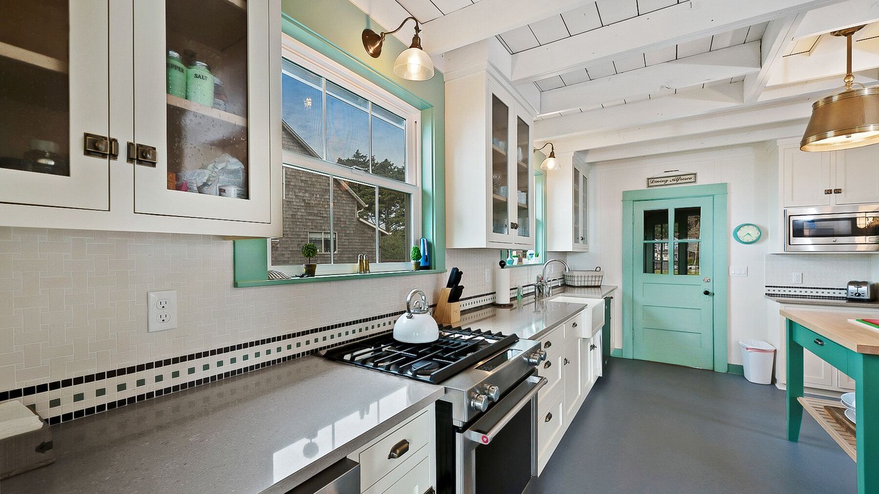 Photo of Kitchen in Downtown Cannon Beach