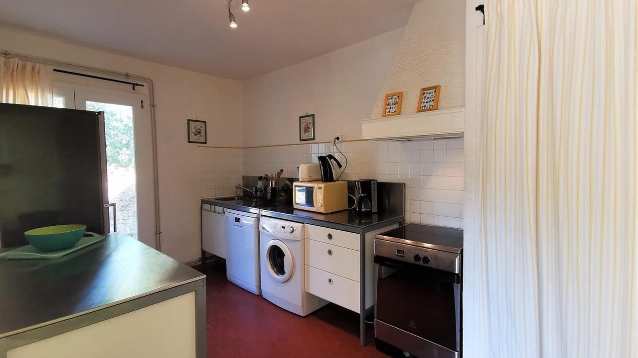 Photo of Kitchen in Montesquieu-des-Alberes