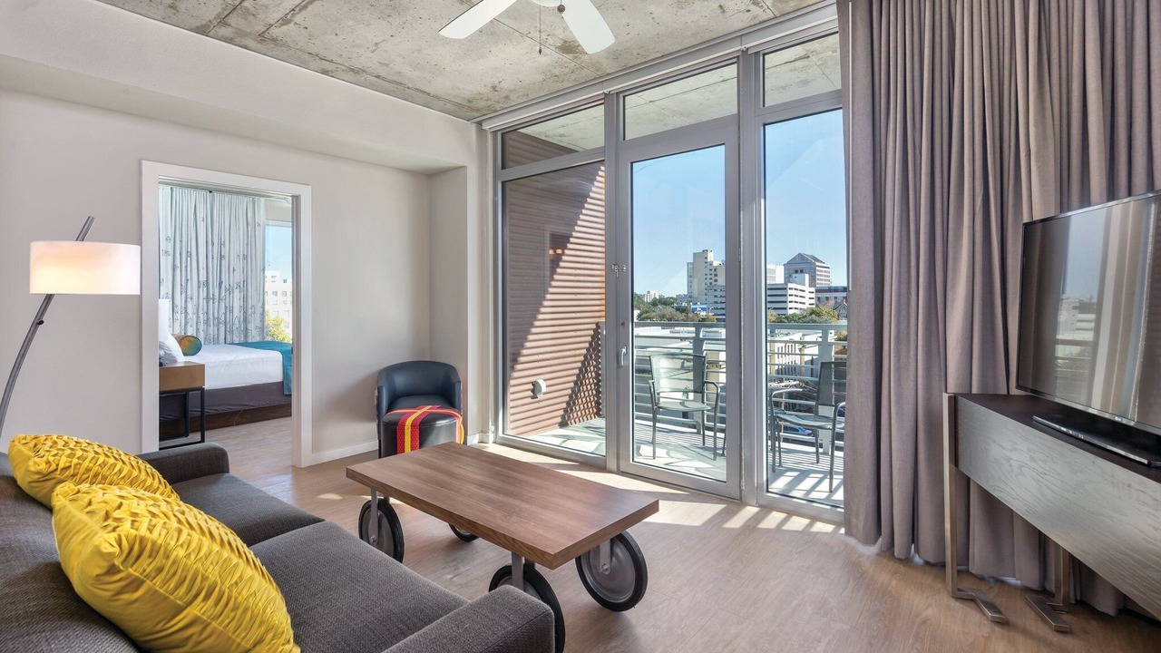 Photo of Livingroom in Civic District