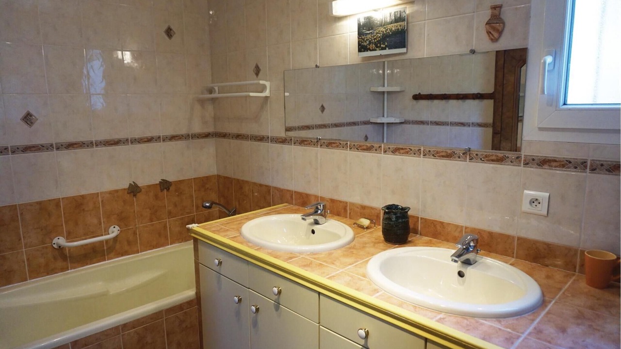 Photo of Bathroom in Prades-sur-Vernazobre