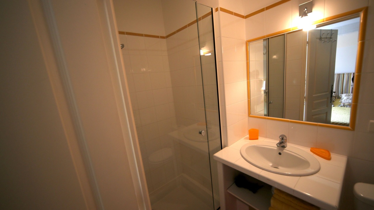 Photo of Bathroom in Saint-Etienne-du-Gres