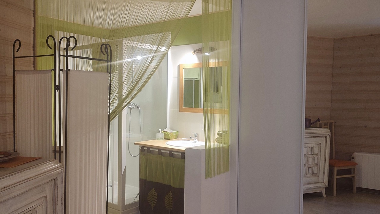 Photo of Bathroom in Gemozac