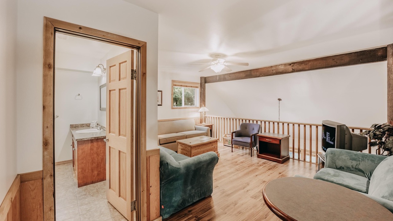 Photo of Livingroom in Glacier