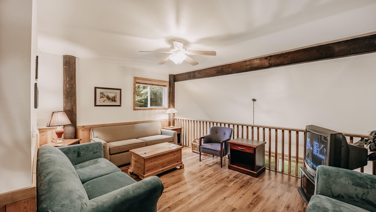 Photo of Livingroom in Glacier