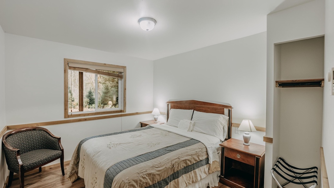Photo of Bedroom in Glacier