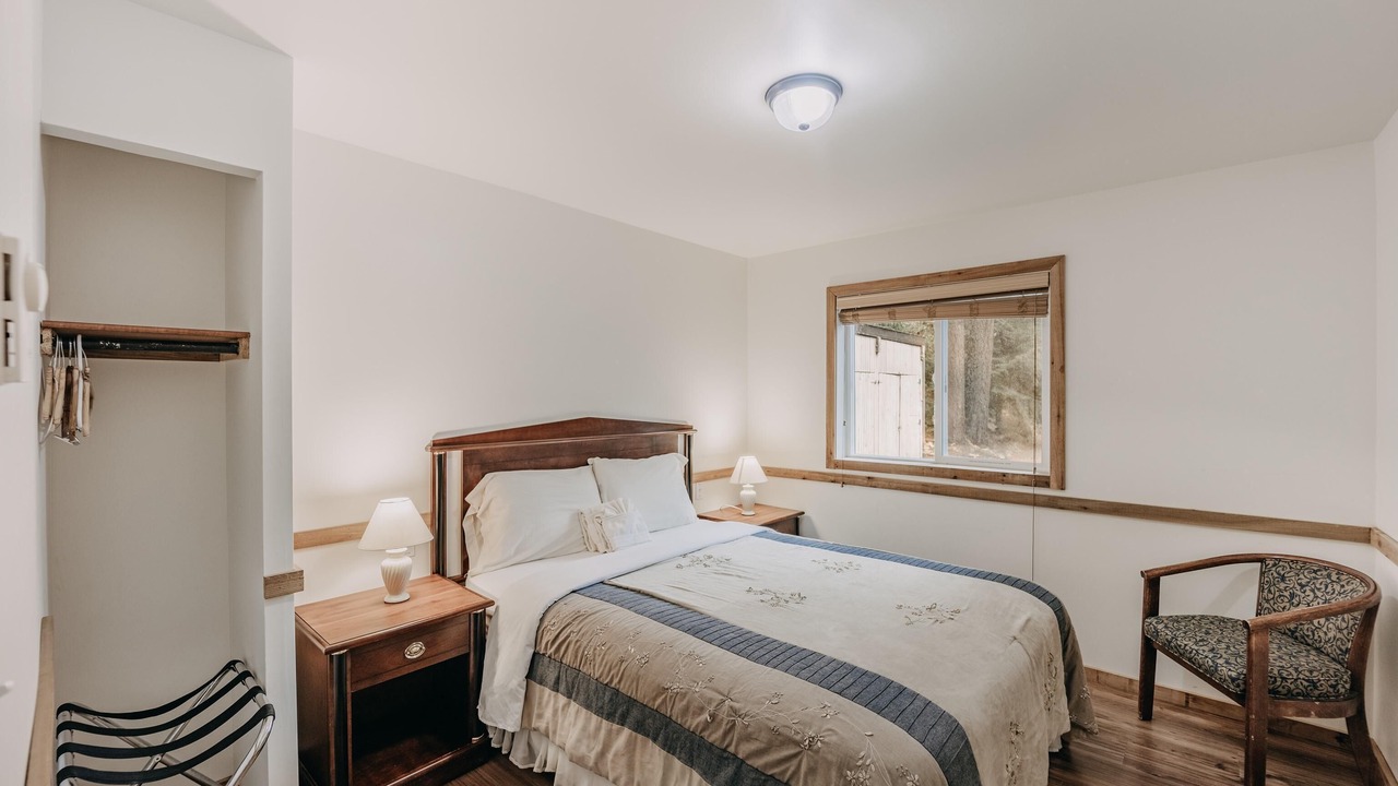 Photo of Bedroom in Glacier