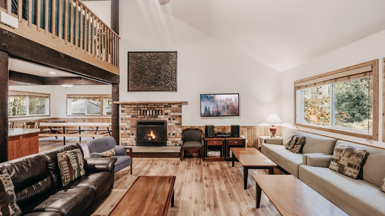 Photo of Livingroom in Glacier