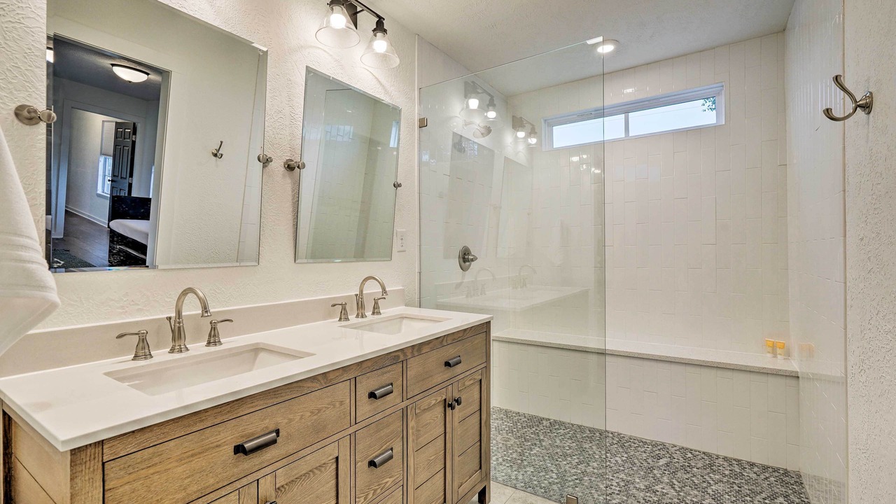 Photo of Bathroom in Schulenburg
