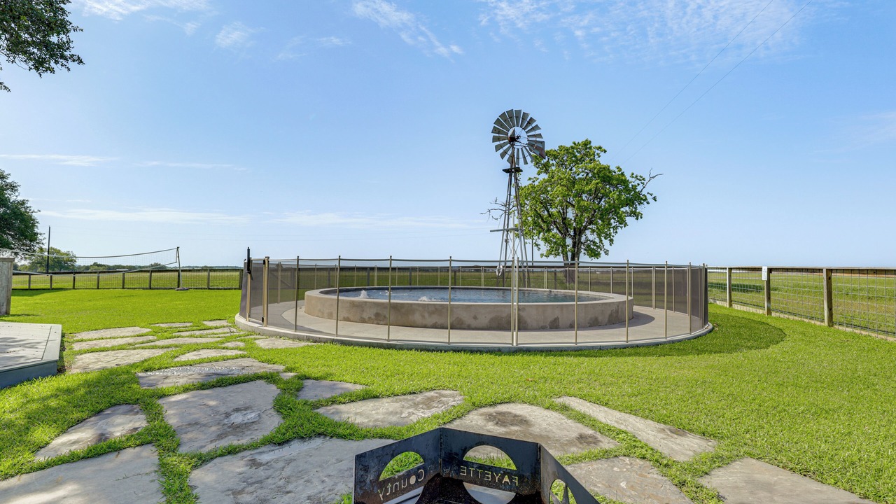 Photo of Outdoor in Schulenburg