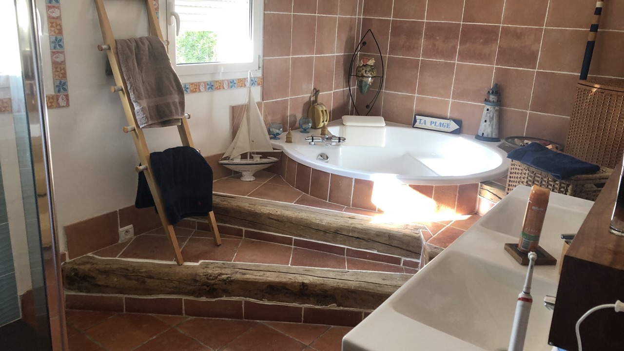 Photo of Bathroom in Muret