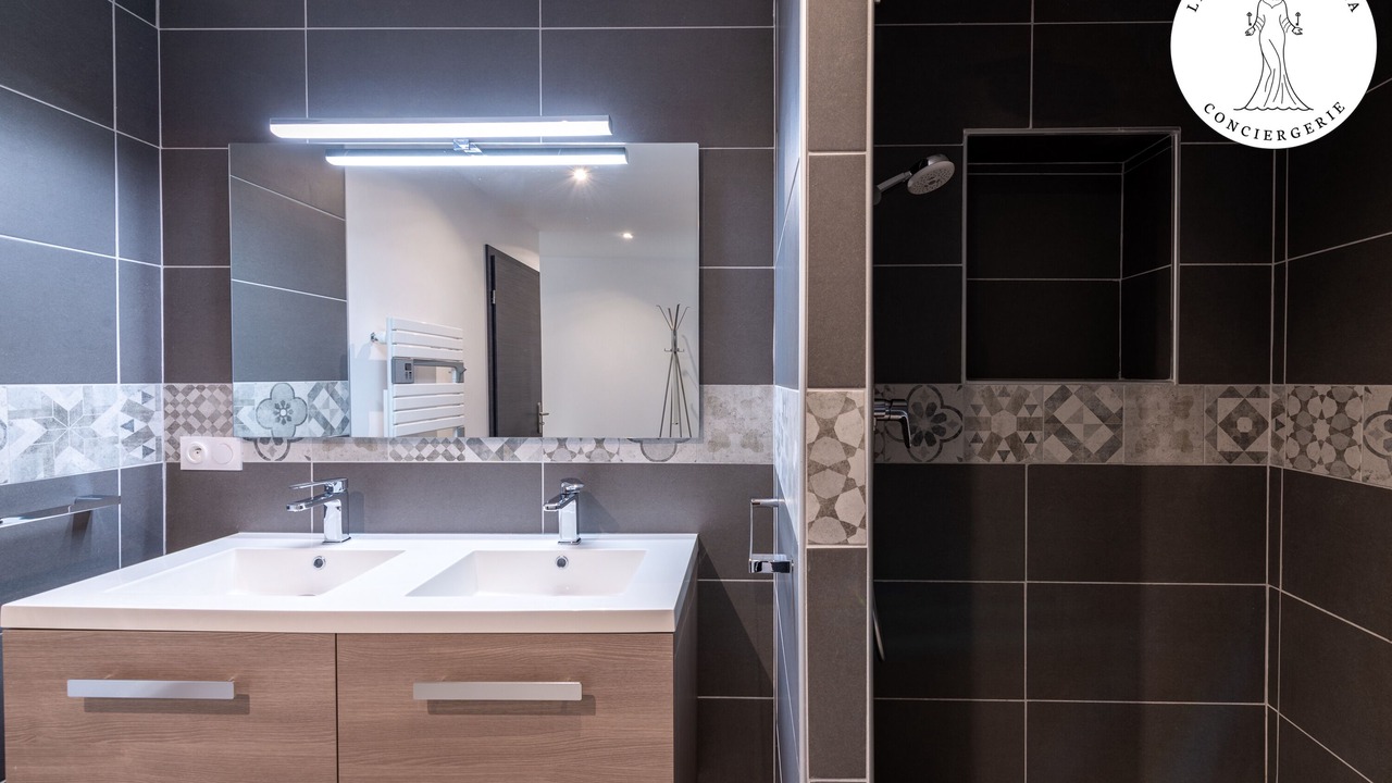 Photo of Bathroom in Colonzelle