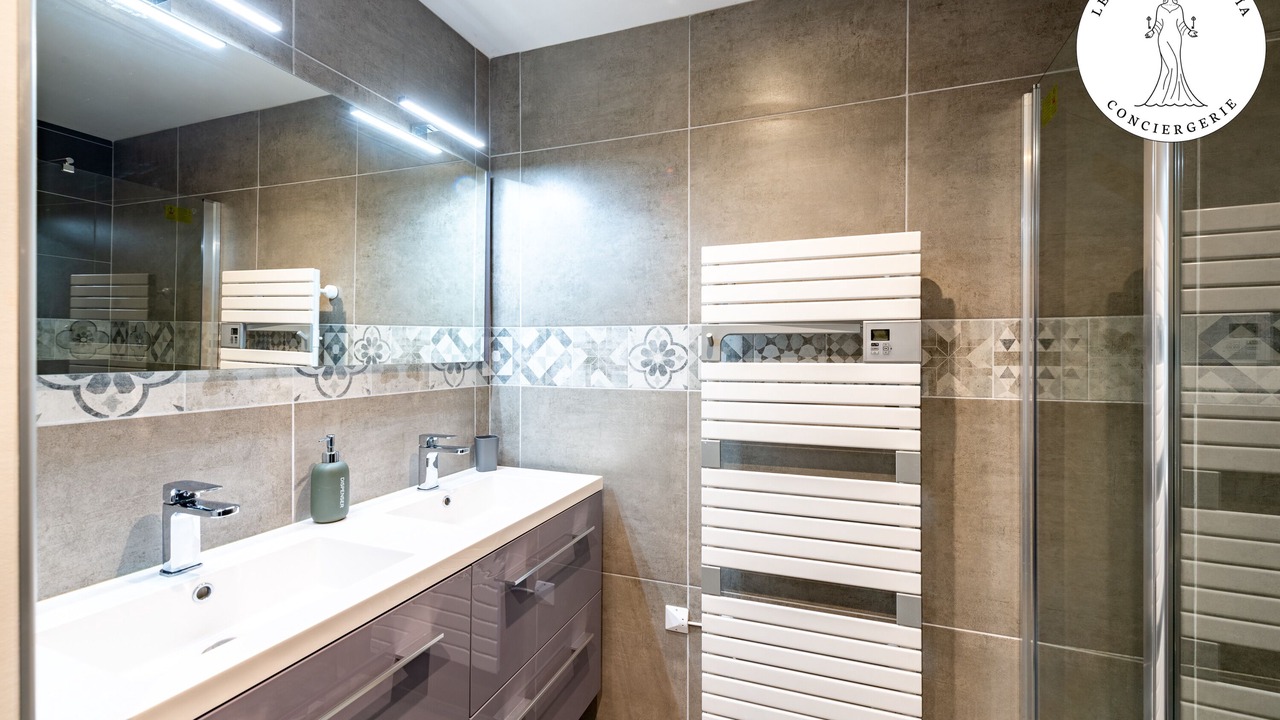 Photo of Bathroom in Colonzelle