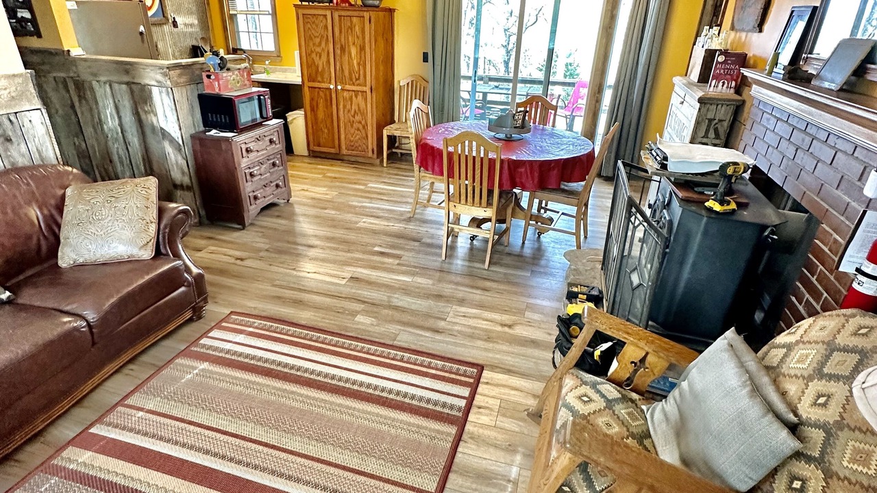 Photo of Livingroom in Dixon