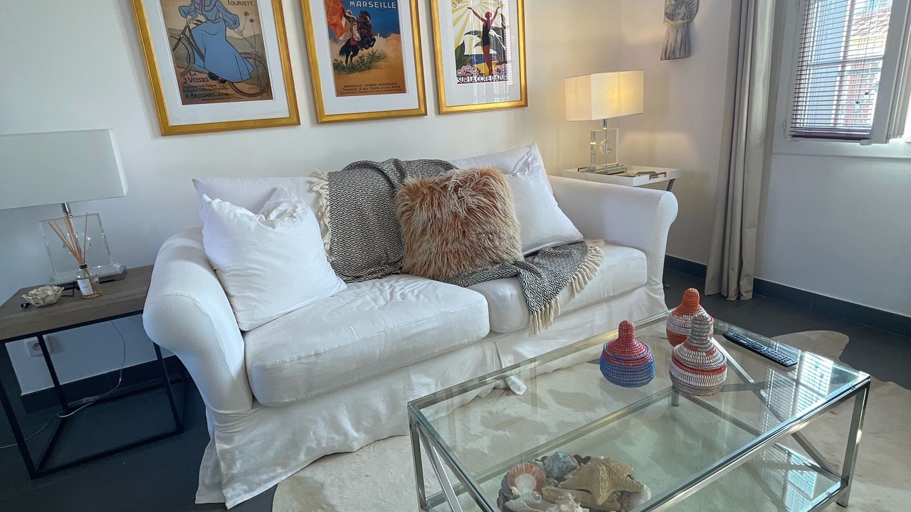 Photo of Livingroom in Convention