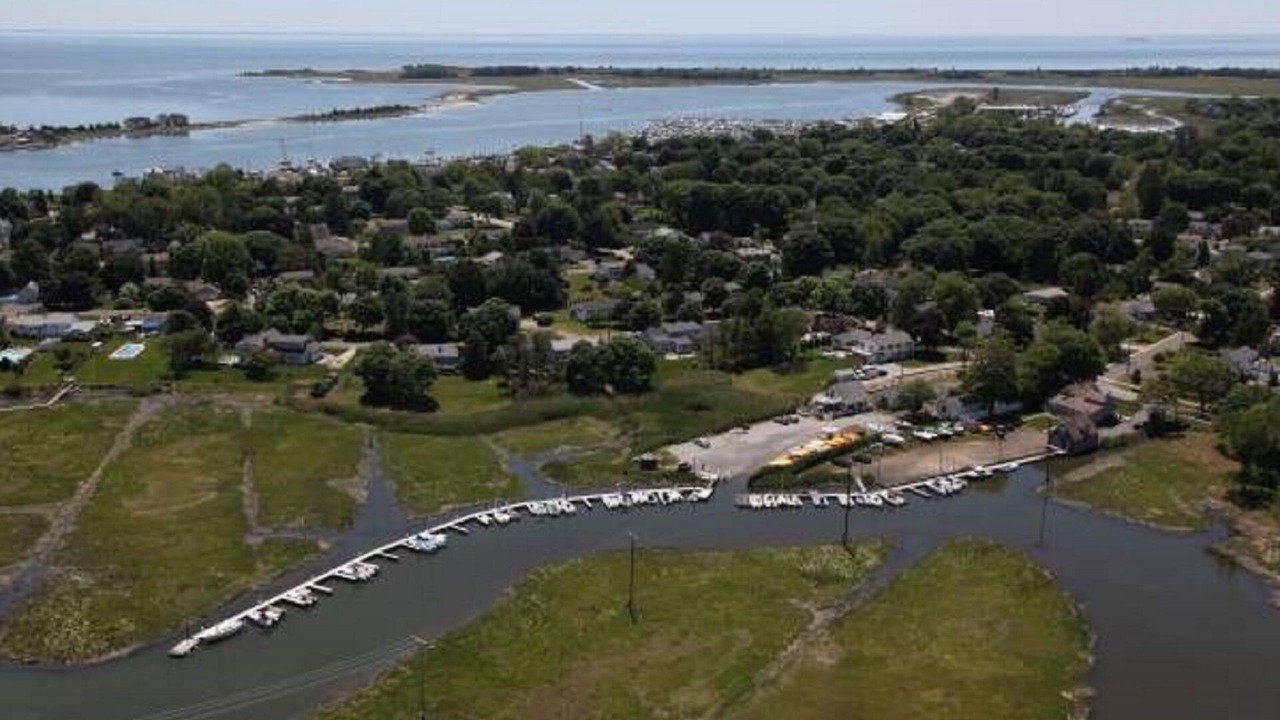 Photo of Others in Clinton