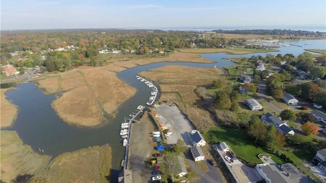 Photo of Others in Clinton