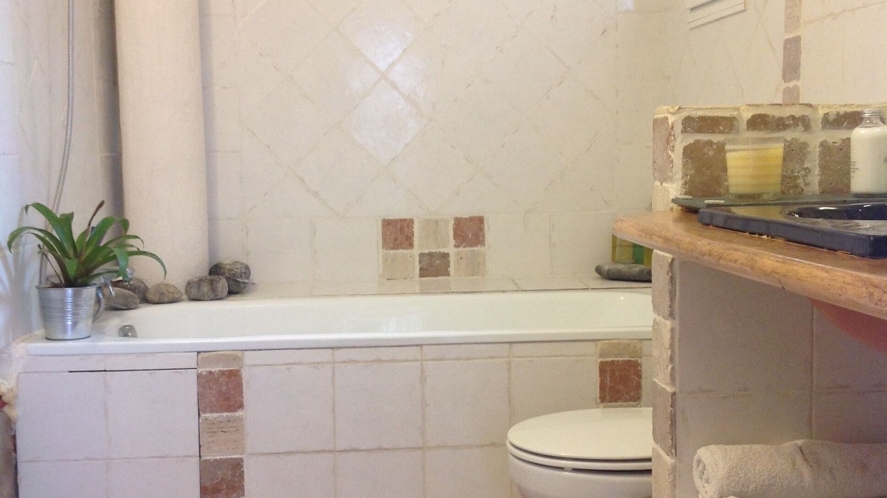 Photo of Bathroom in Gares